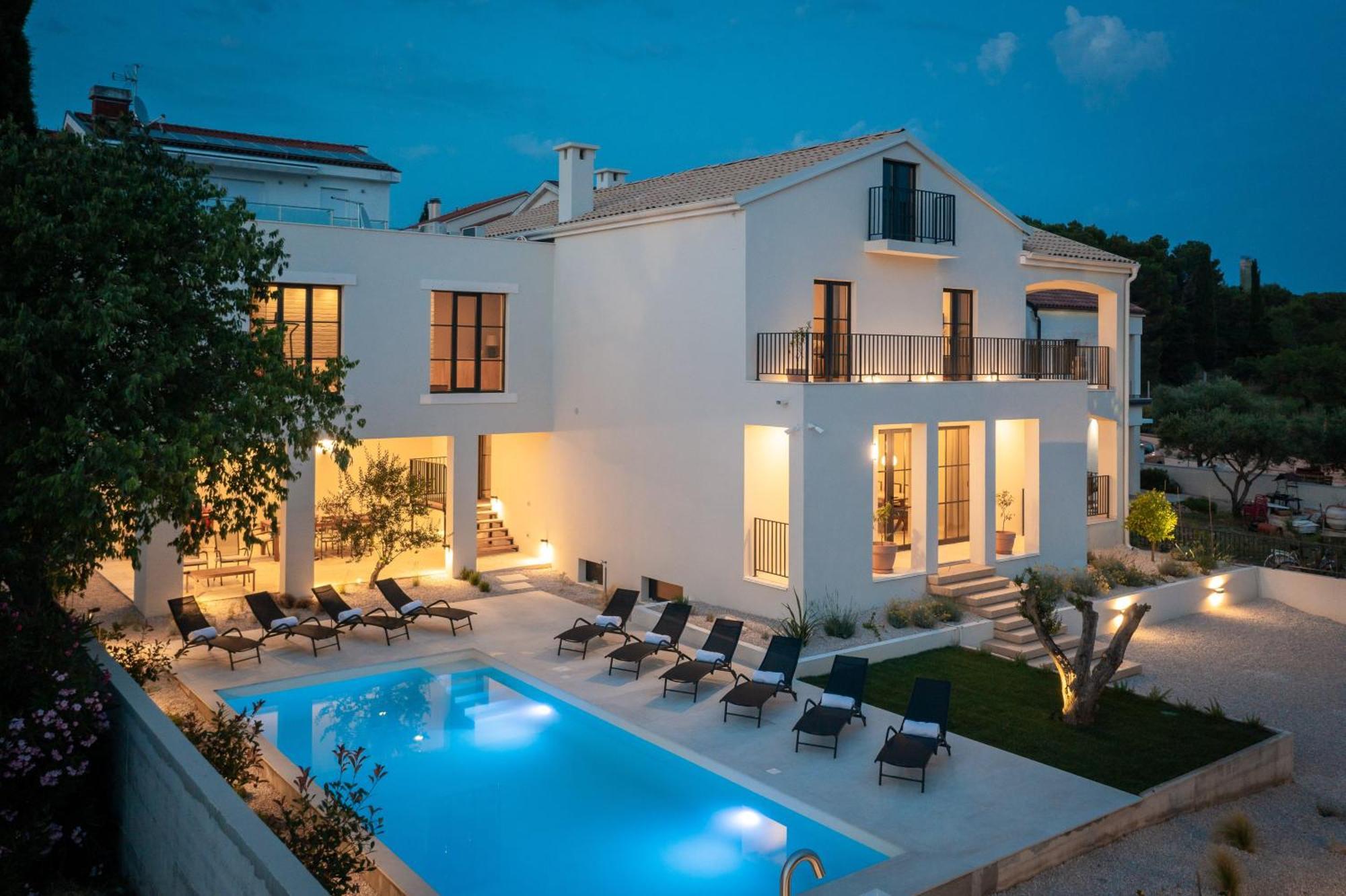 Medici - Amazing 5-bedroom With Private Pool, Wellness And Gameroom *